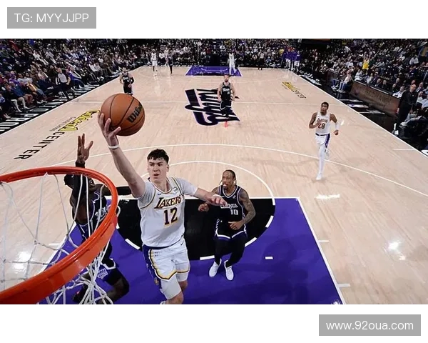 核心侧翼遭截胡！湖人陷双重困境，内线漏洞亟待填补